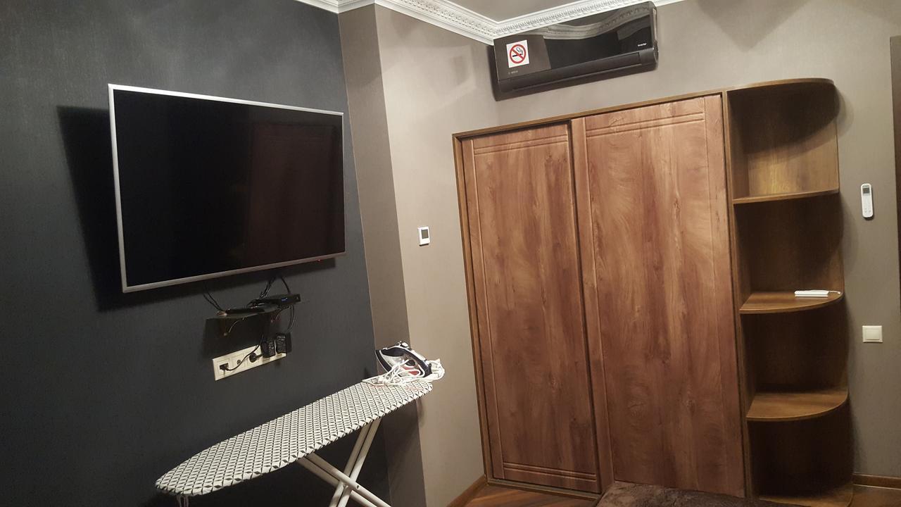 Mimino Apartment Deluxe First Line Батуми Екстериор снимка
