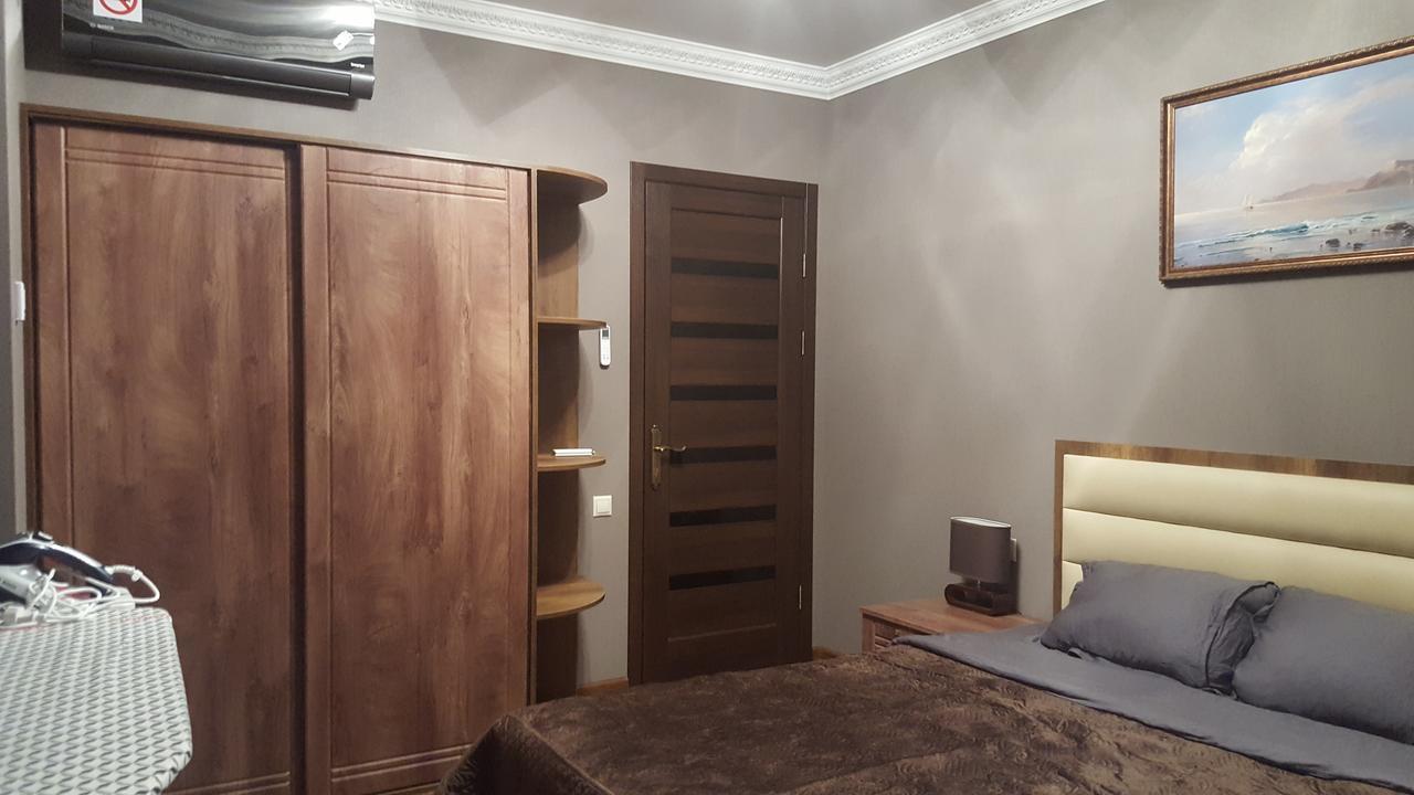 Mimino Apartment Deluxe First Line Батуми Екстериор снимка